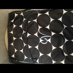 ThirtyOne PolkaDot Drawstring Bag w/ embroidered V
